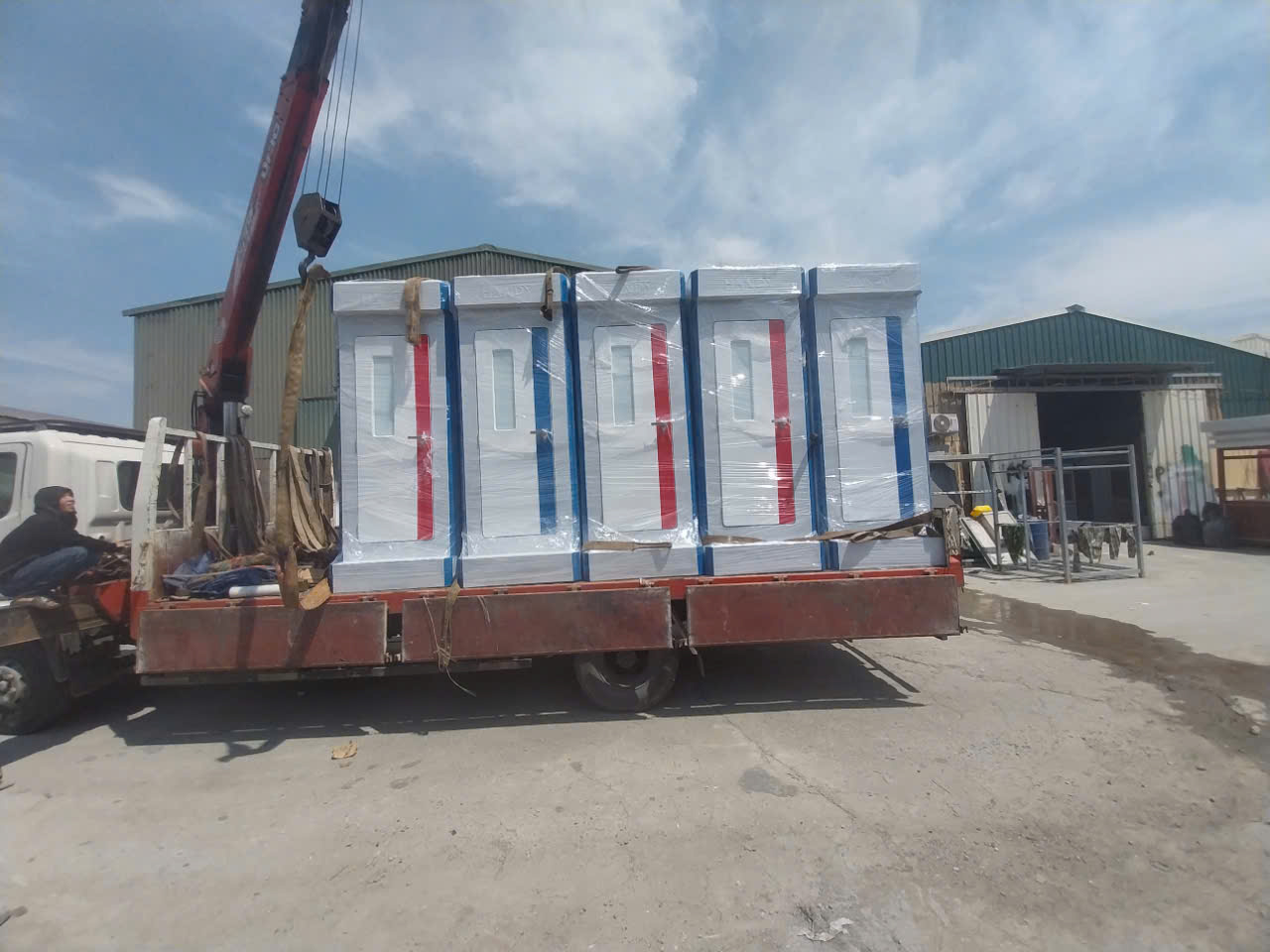 Giao nhà vệ sinh composite Handy H17.2