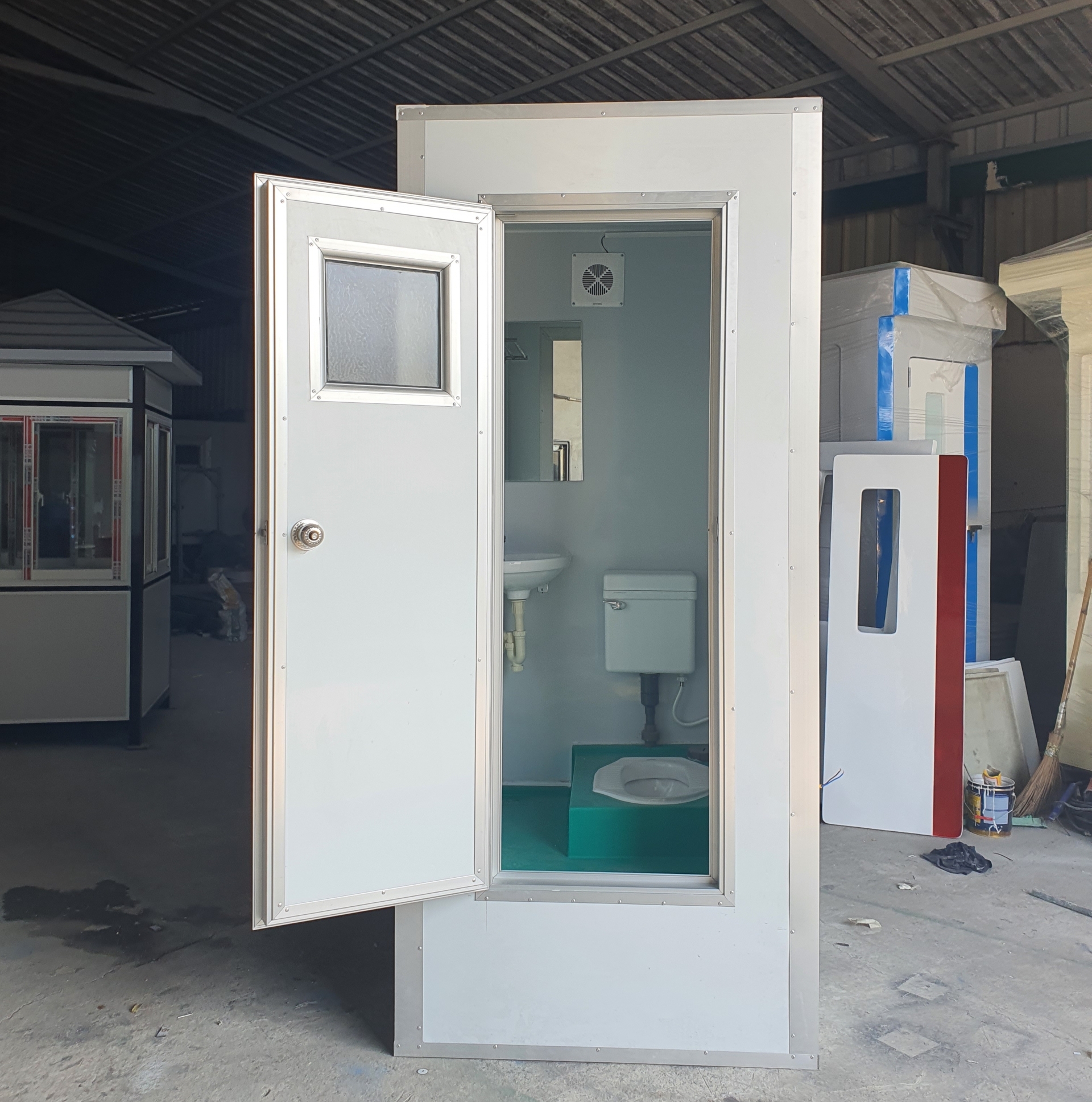 Nhà vệ sinh di động lắp ghép