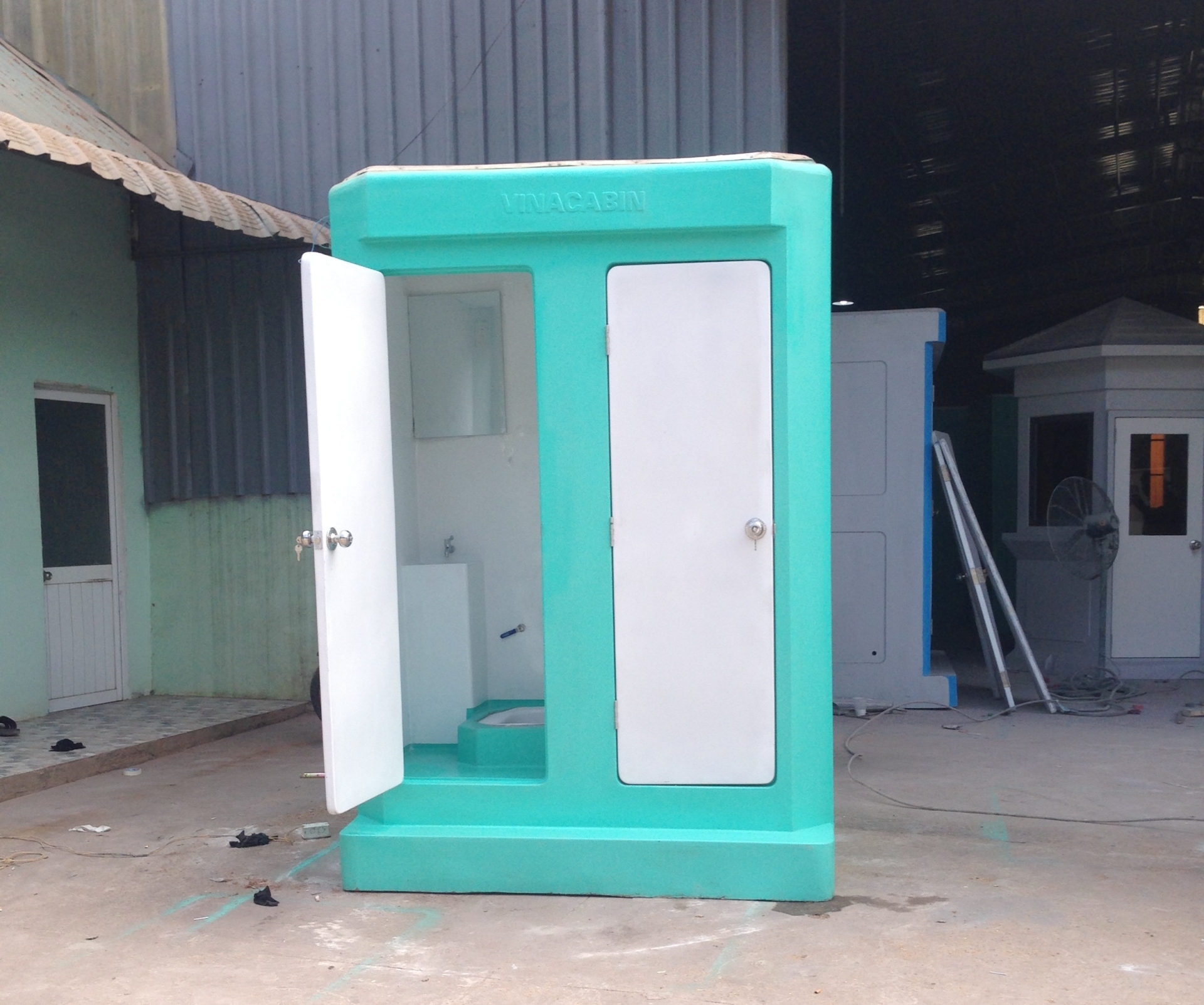 Nhà vệ sinh composite 2 buồng