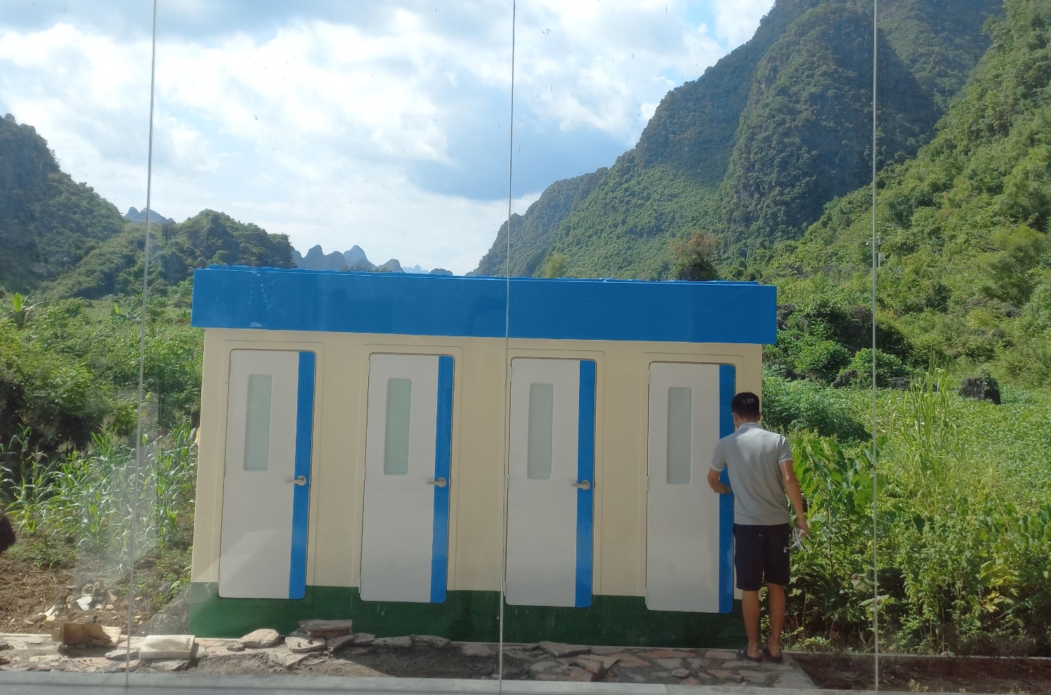 Nhà vệ sinh công cộng Vinacabin 4 phòng