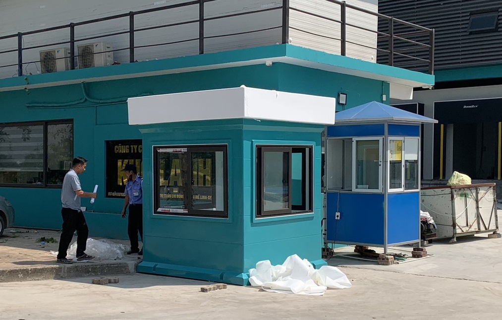 Lắp đặt nhà bảo vệ thay thế bốt gác cũ chất lượng kém