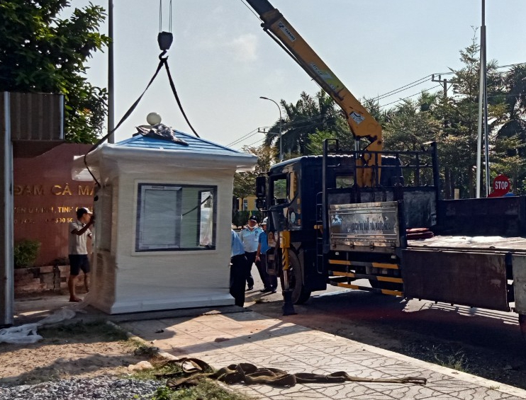 Lắp đặt bốt gác tại Cà Mau