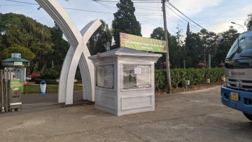 Thi công chốt bán vé tại vườn hoa Đà Lạt